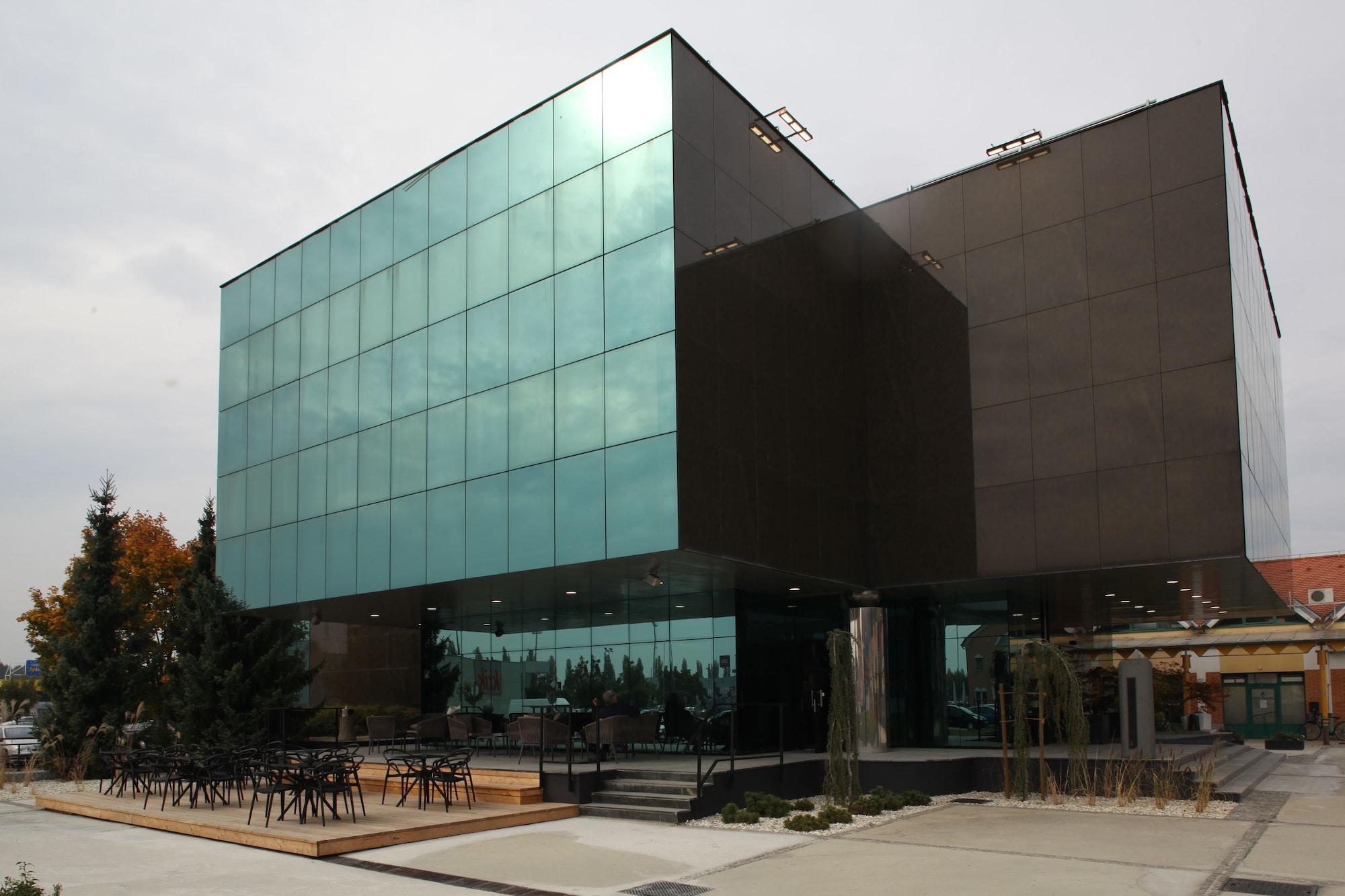 Hotel Cubis Lendava Dış mekan fotoğraf